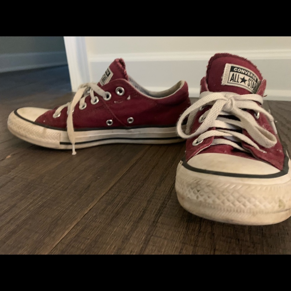 converse low tops maroon red colour